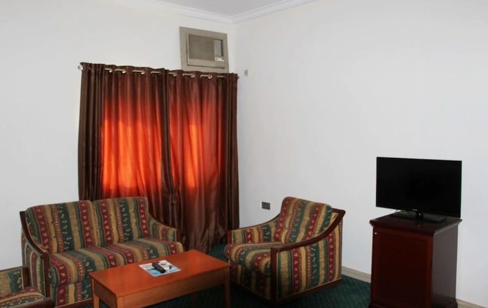 Bolingo Hotel Towers 11/17