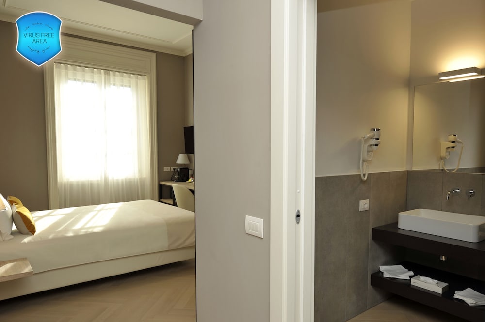 Bergamo Inn 43 29/31
