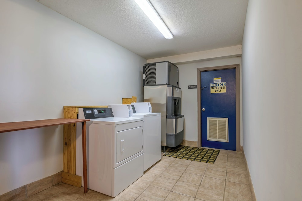 Lobby at Motel6 Forsyth, GA – Tift College, FORSYTH - GA