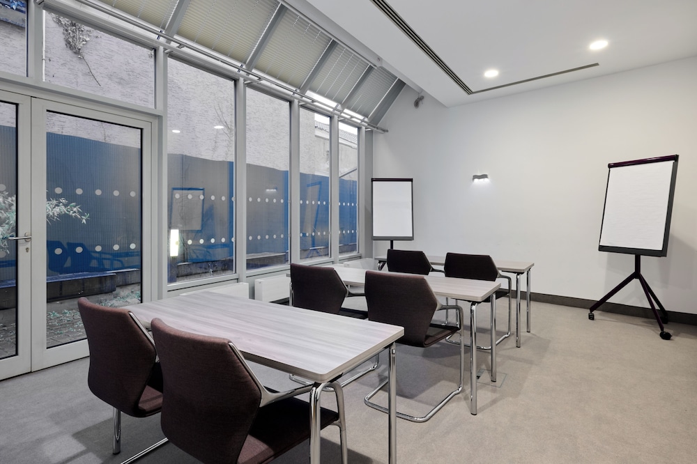 Premier Inn Frankfurt City Europaviertel 53/56