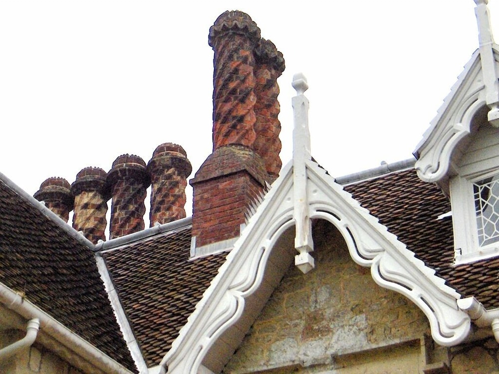 Lisle Combe 24/50