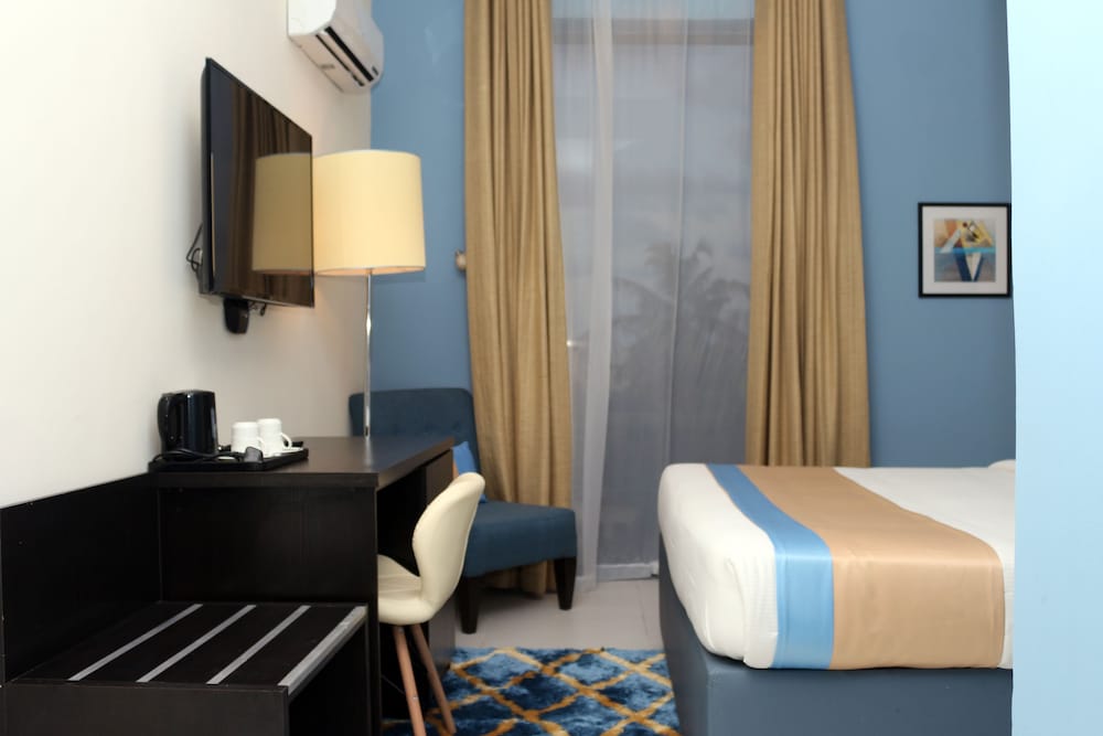 Mayhill Hotel 14/72