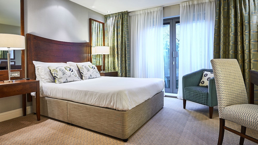 Wrightington Hotel And Country Club 12/80