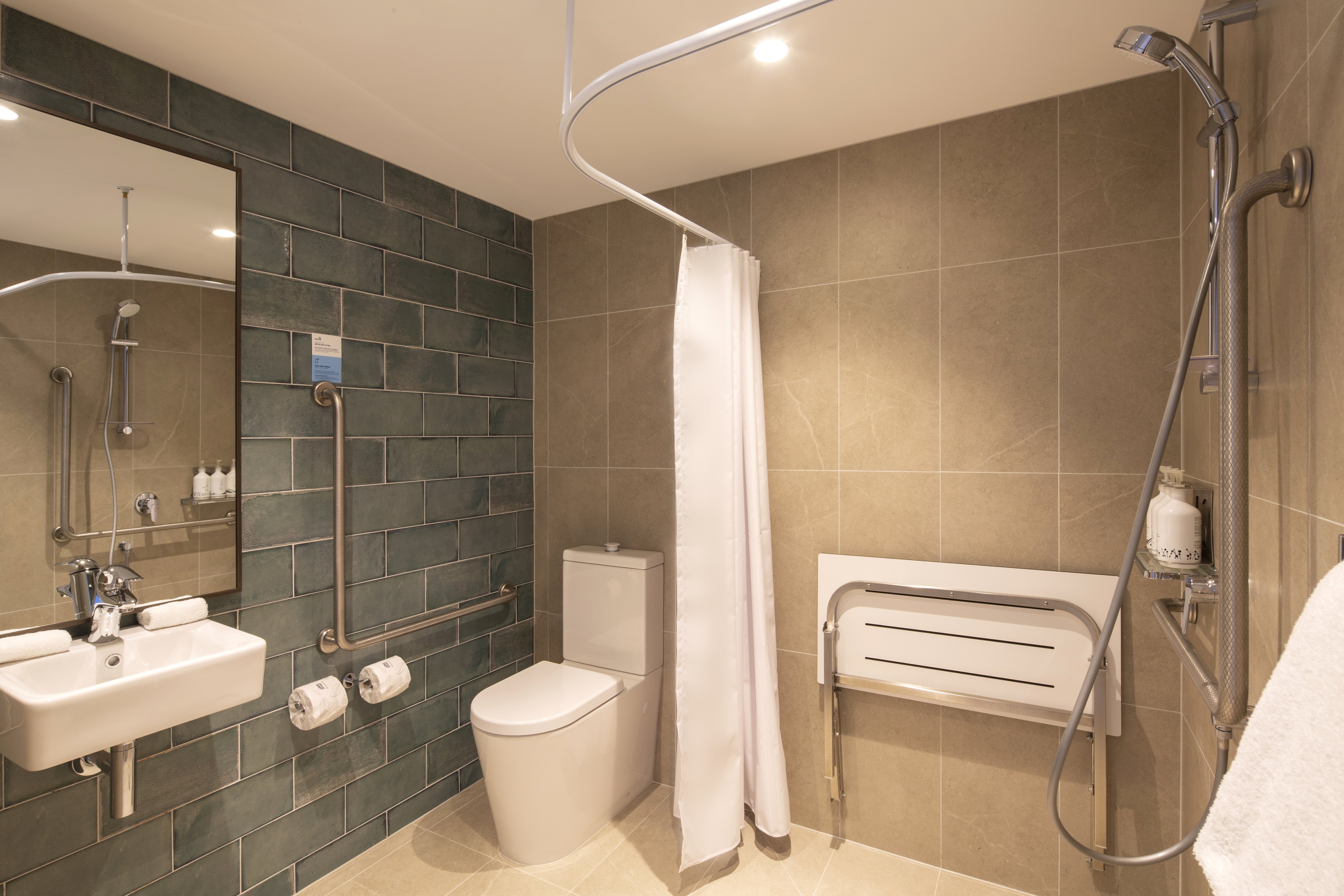 Holiday Inn Express And Suites Queenstown 79/79