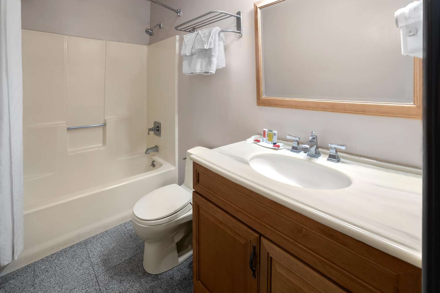 Days Inn by Wyndham Wurtsboro 18/20