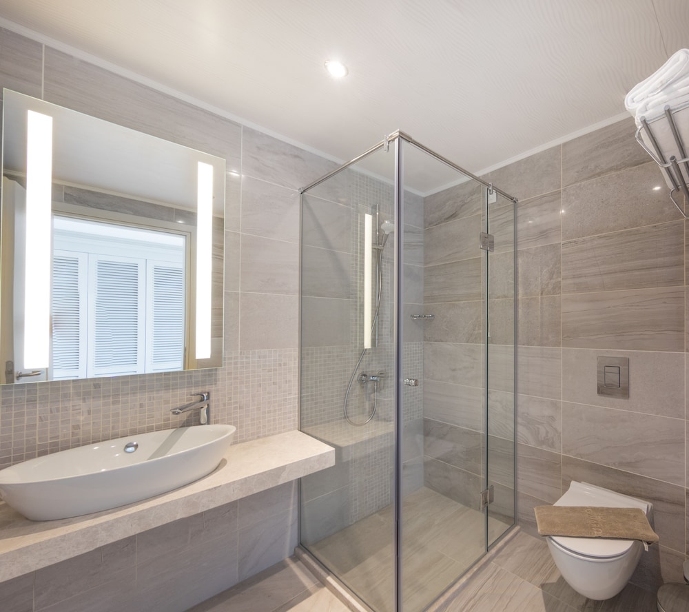 King Maron Beach Hotel & Spa 46/50