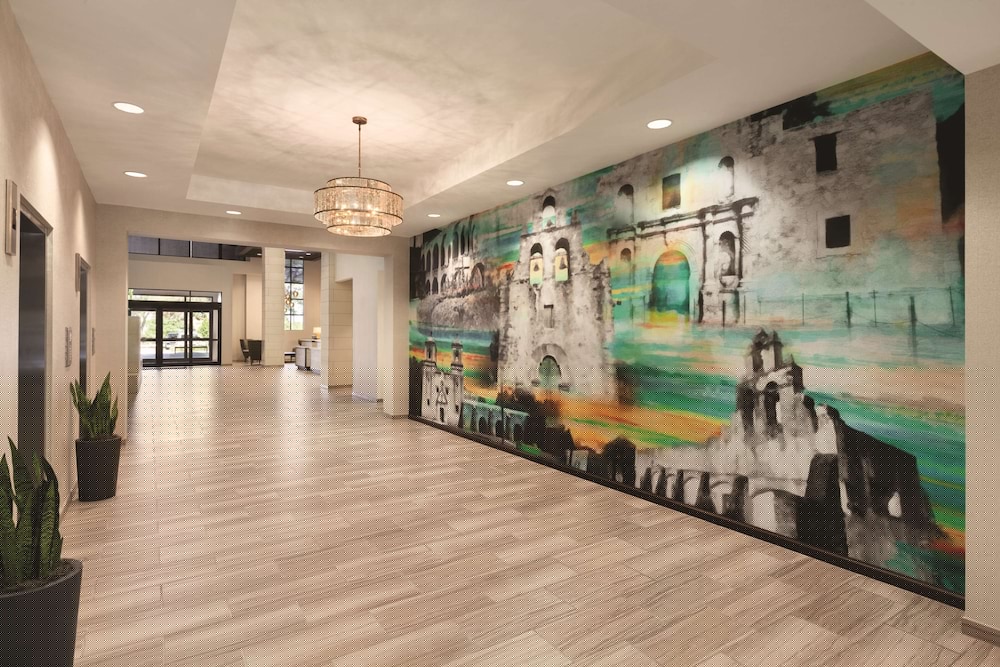 Embassy Suites By Hilton San Antonio Brooks Hotel & Spa 36/67