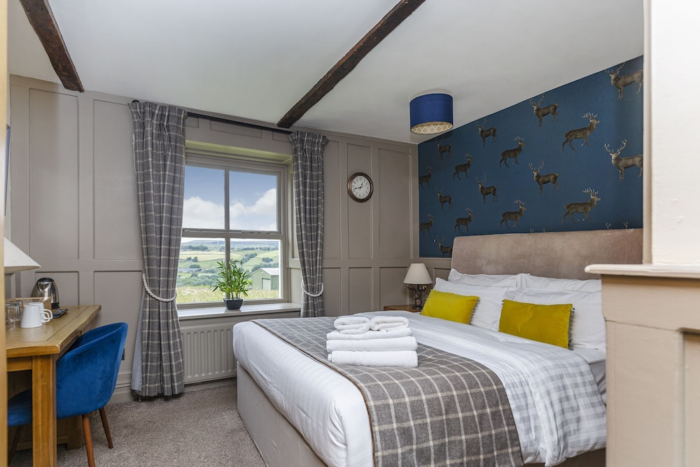 The Fleece Countryside Inn 7/50