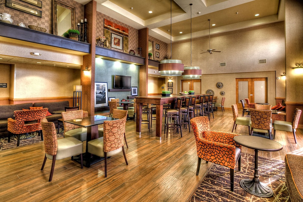 Hampton Inn & Suites Kalamazoo-Oshtemo 34/42
