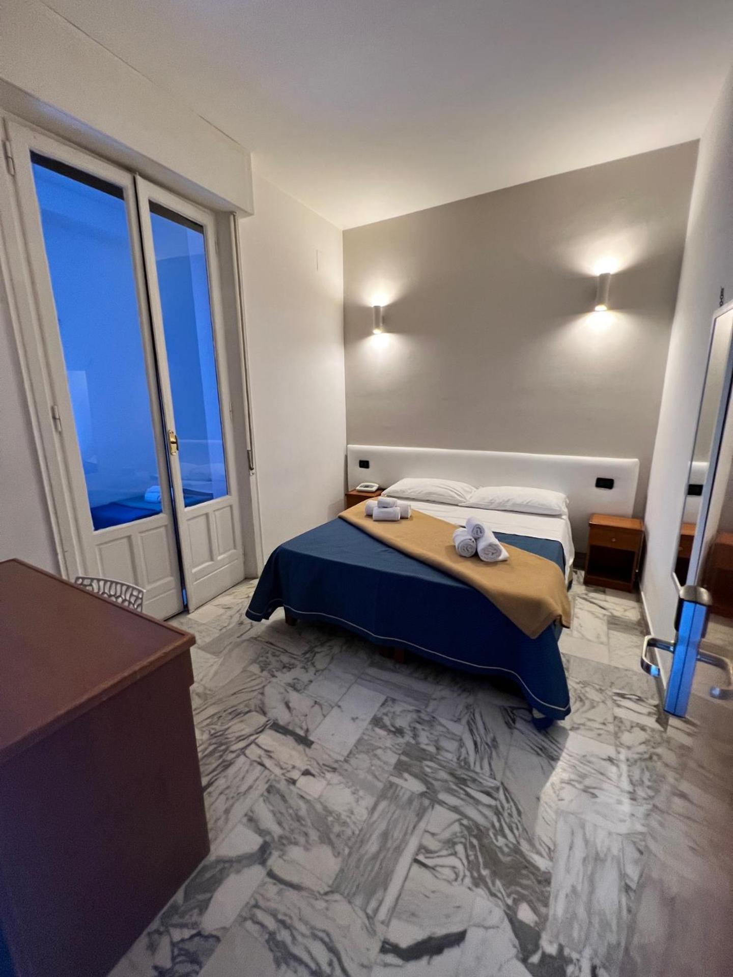 غرفة ثلاثية، Lungomare Hotel 2/8