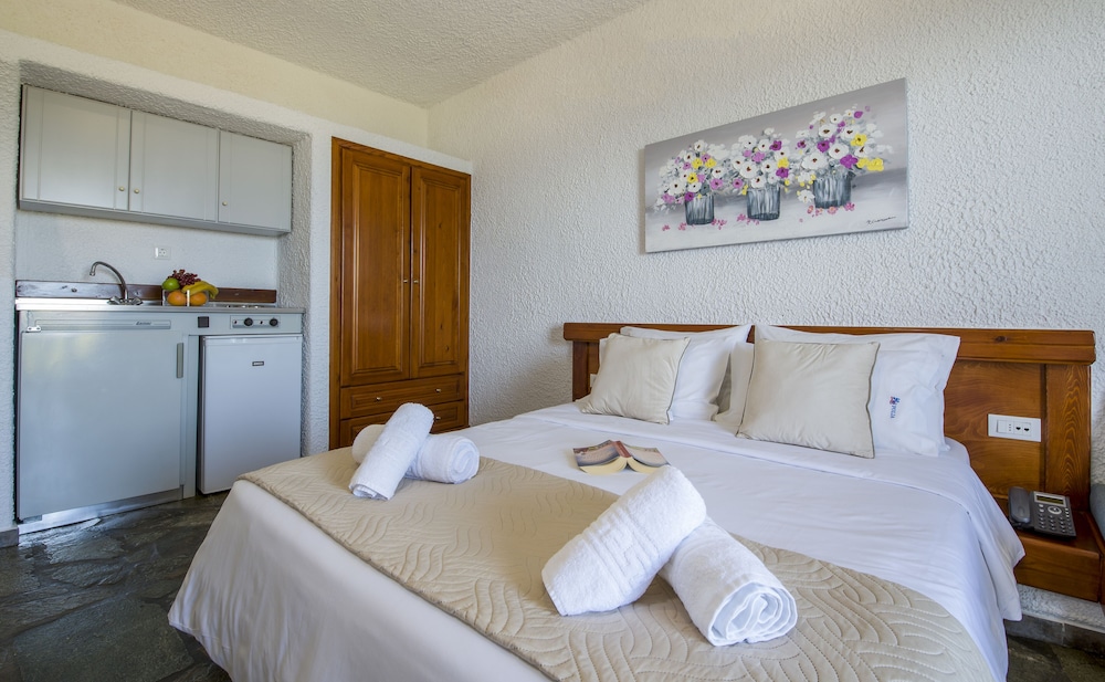 Folia Hotel Apartments 9/50