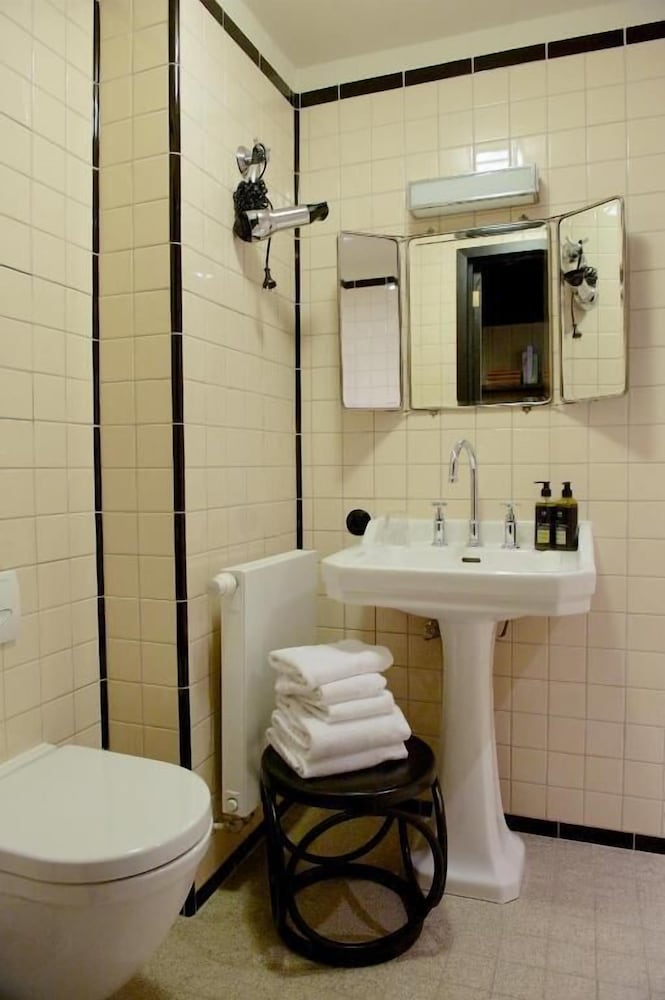 Mezzanine, Double Bed، Hotel Le Berger 6/7
