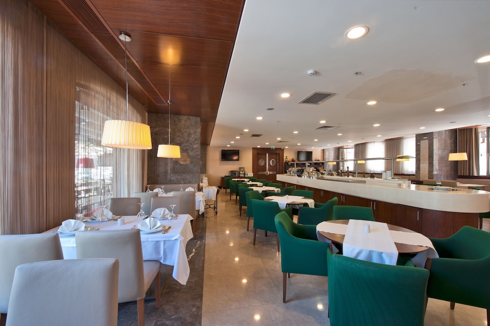 Grand S Hotel 49/56