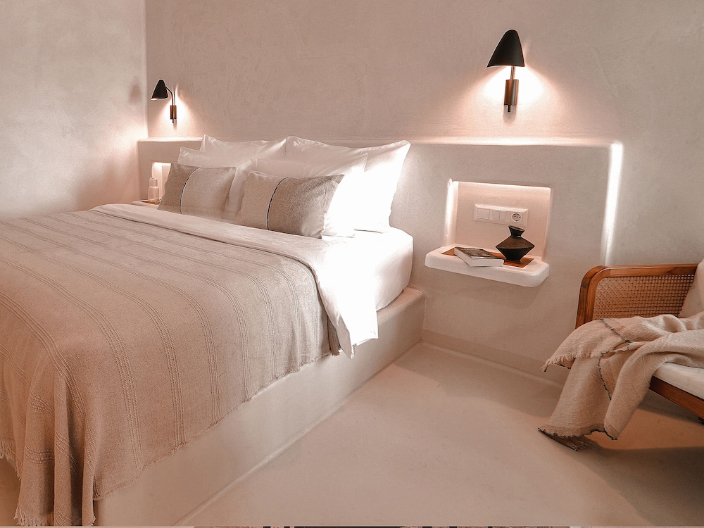 PREMIUM, SUITE