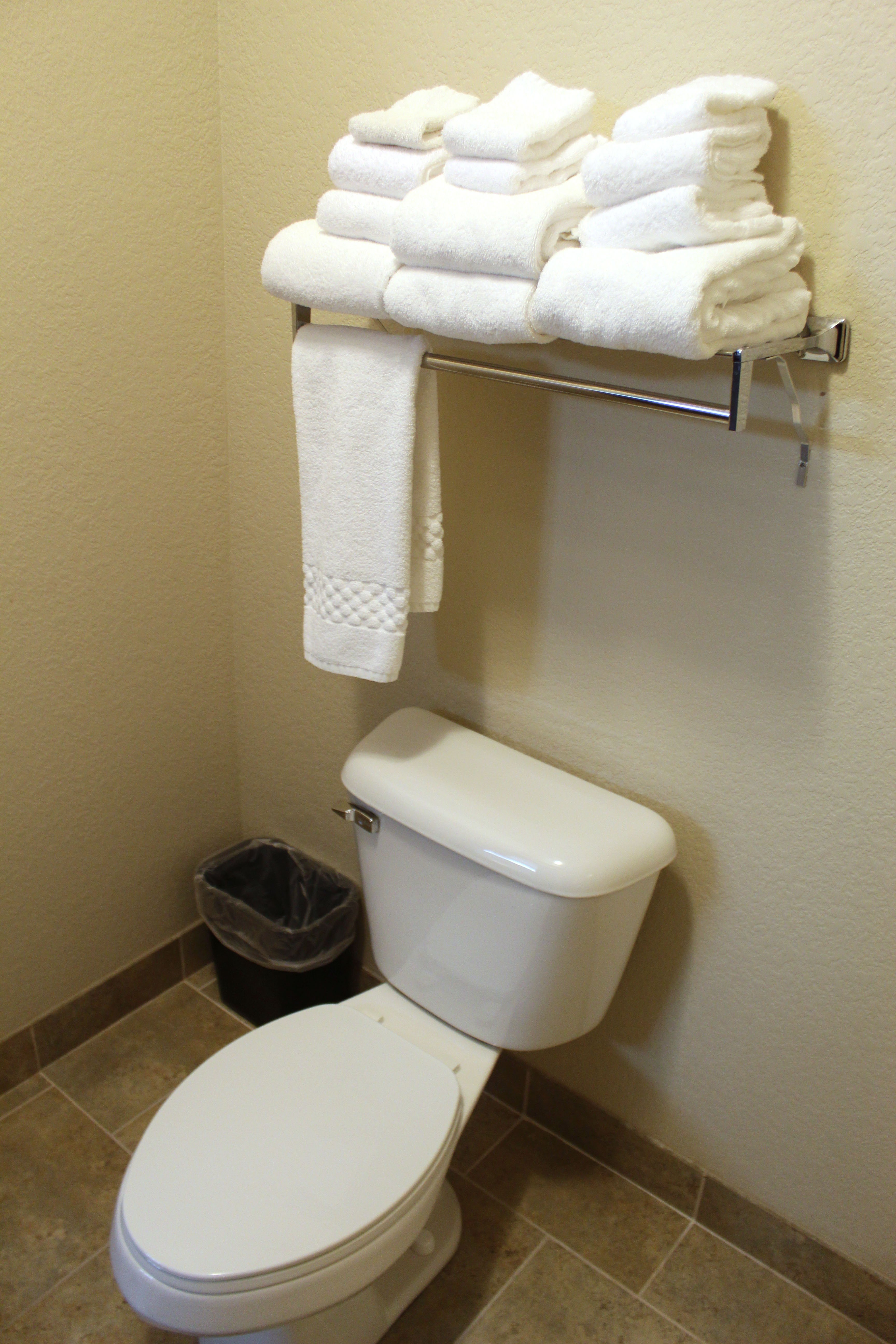 Boulders Inn Amp Suites Oak Ridge 47/50