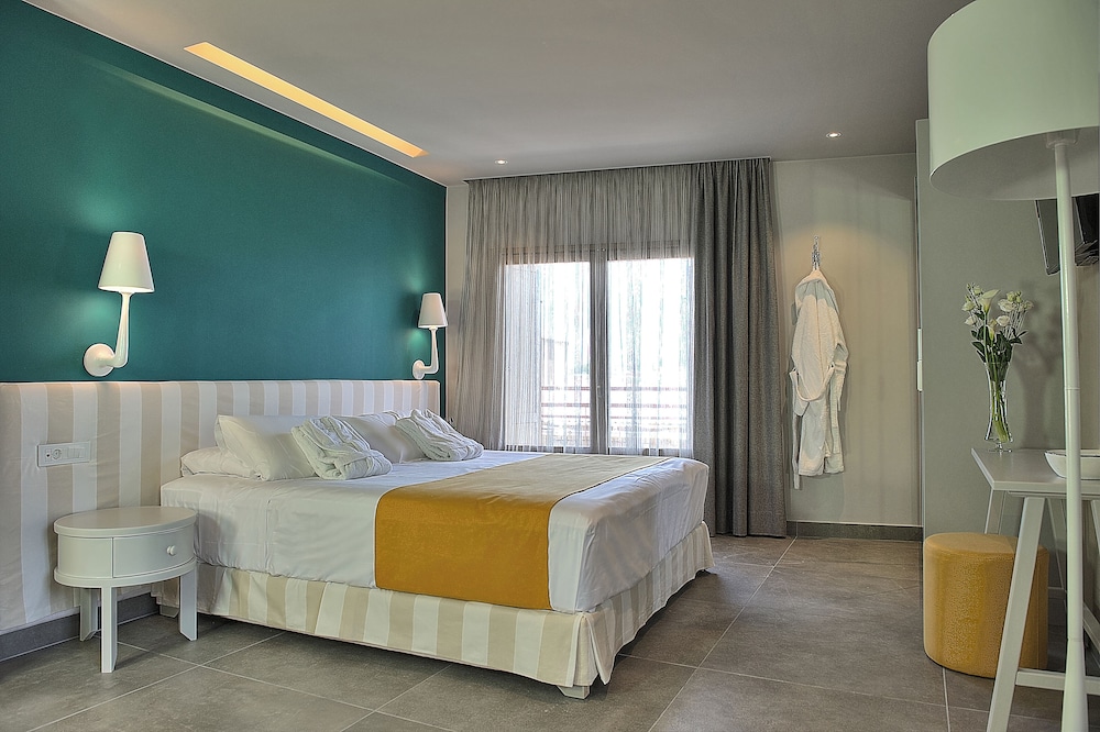 Elia Bettolo Hotel 21/69