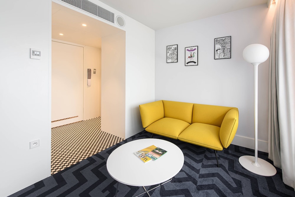 RENAISSANCE WARSAW AIRPORT HOTEL 40/62