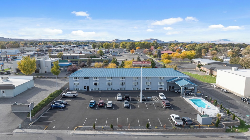 Kennewick Suites 1/58