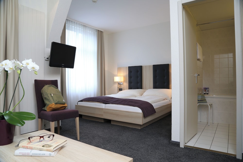 Hotel Lotschberg 21/45