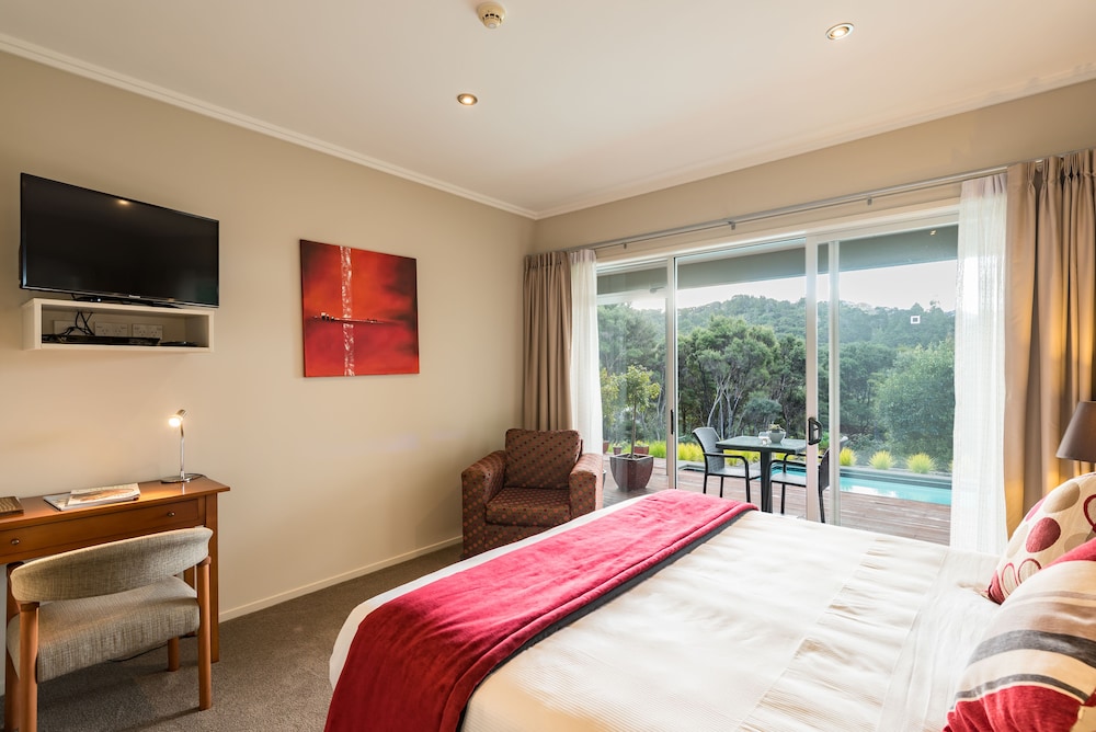 Decks of Paihia 20/44