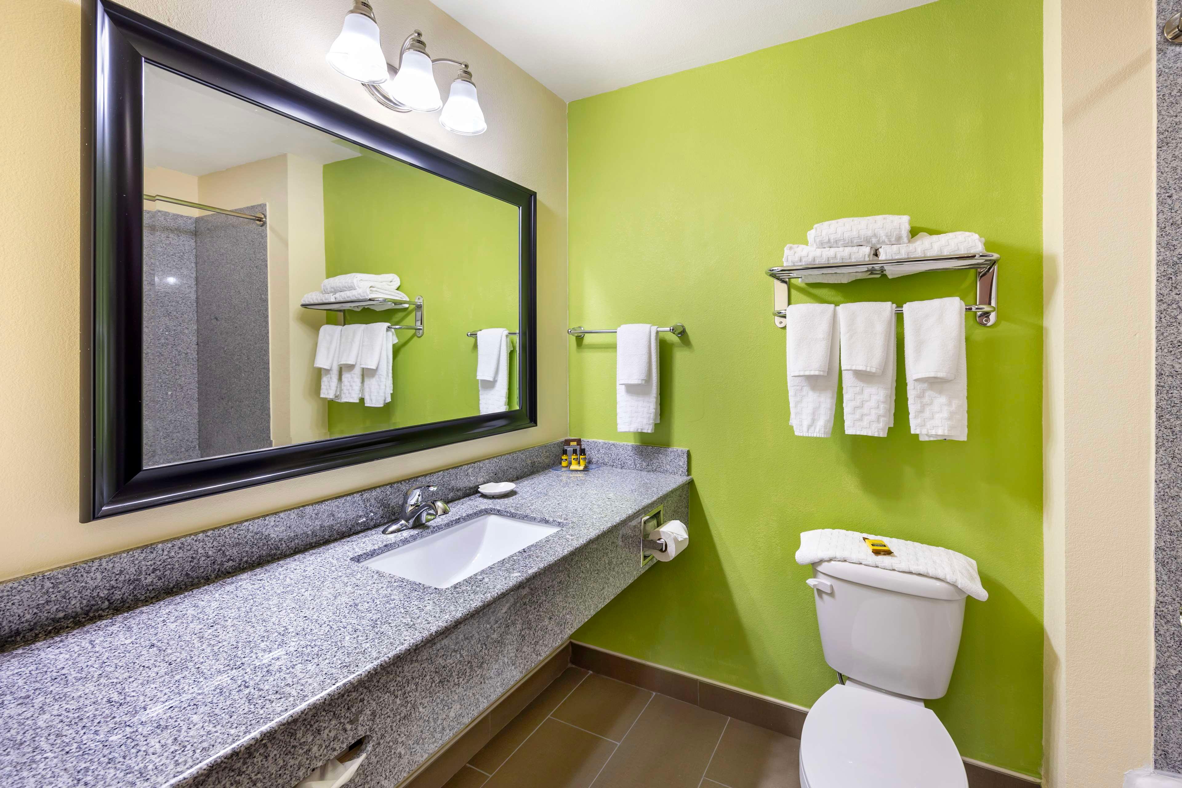 غرفة، Best Western Plus Pratt 4/4