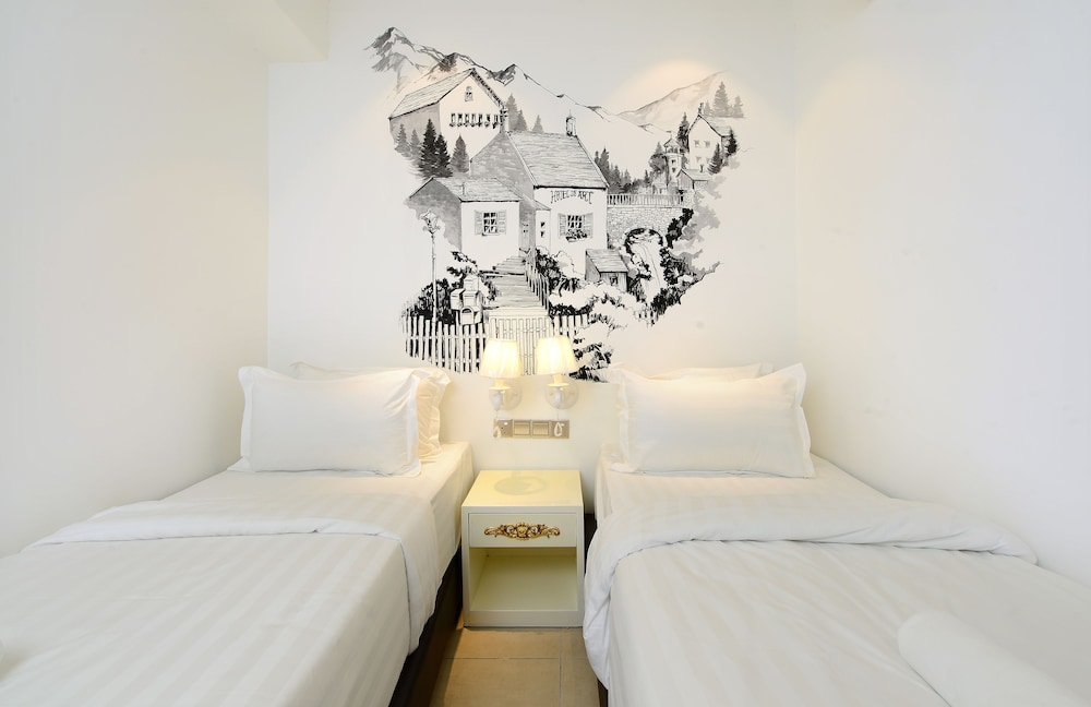 Art, Twin Beds, No Window