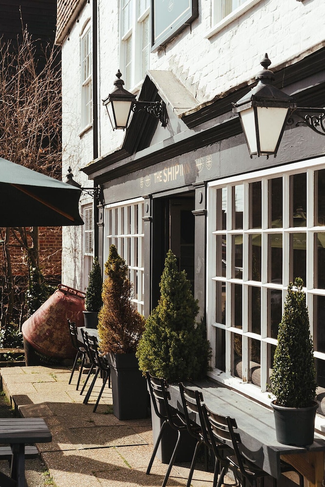 The Ship Inn 7/50