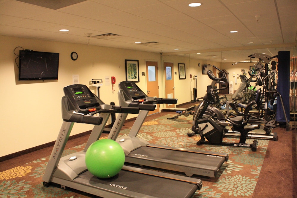 Staybridge Suites Minot 28/62