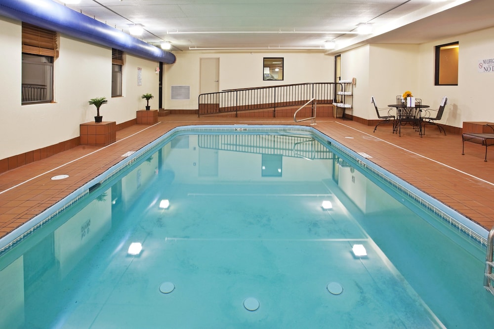 swimming pool spa