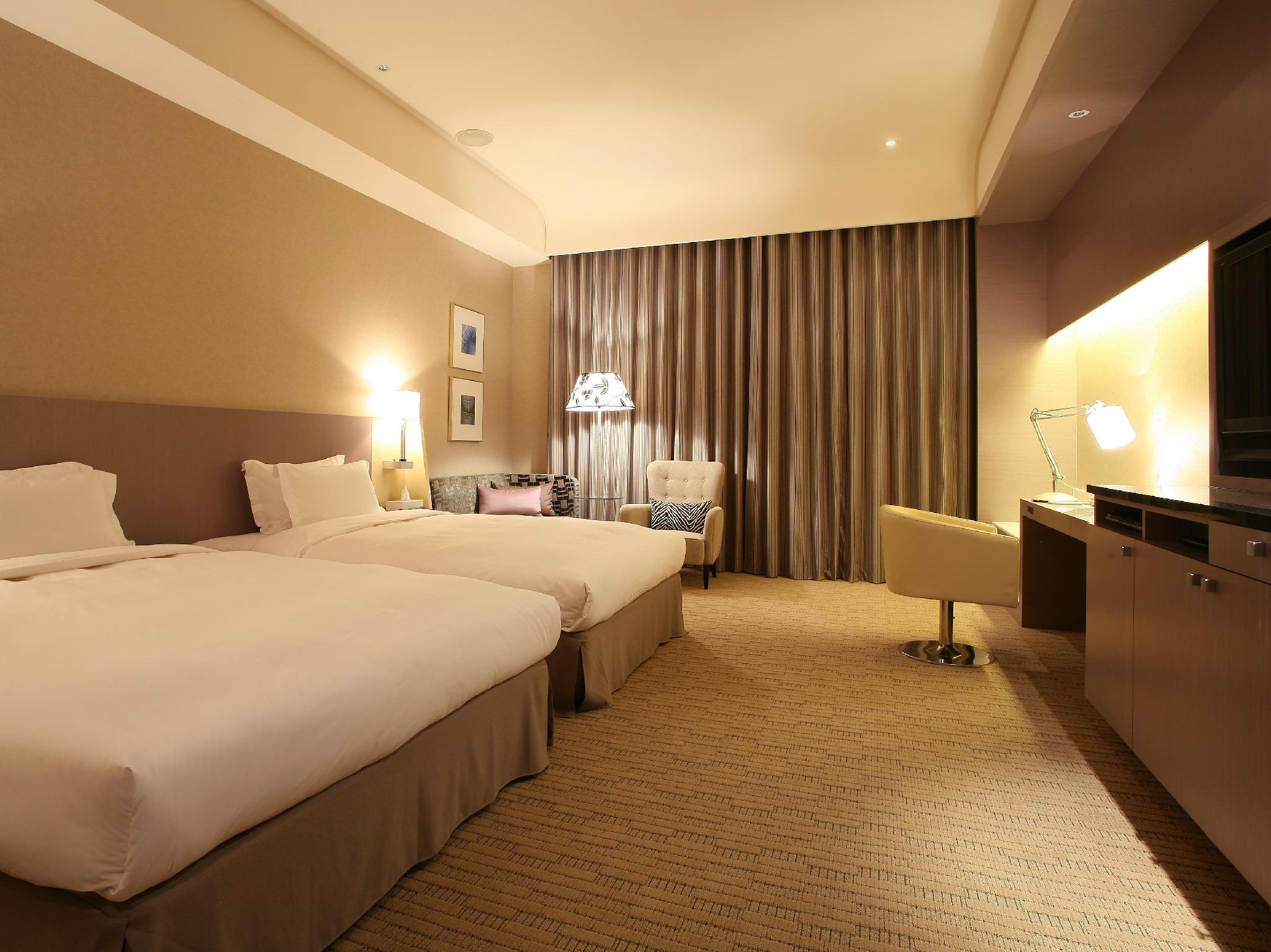 DELUXE, TWIN BEDS