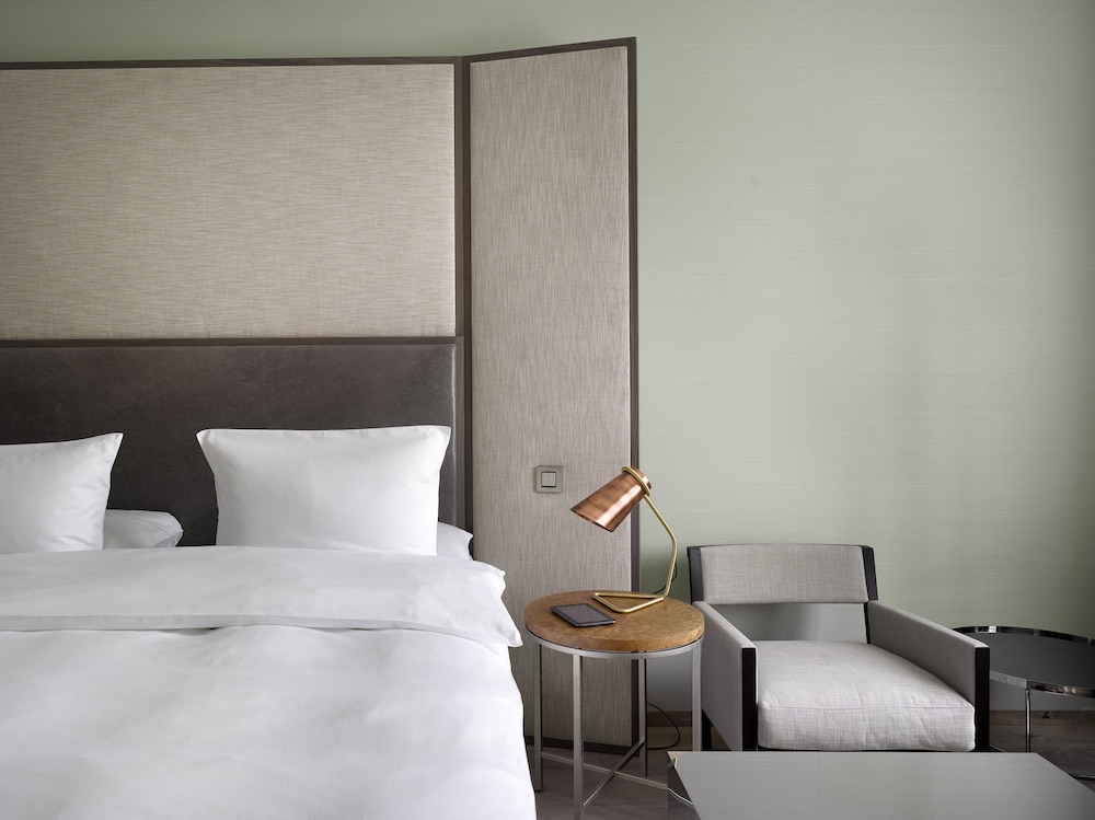 The Emblem Hotel 22/49