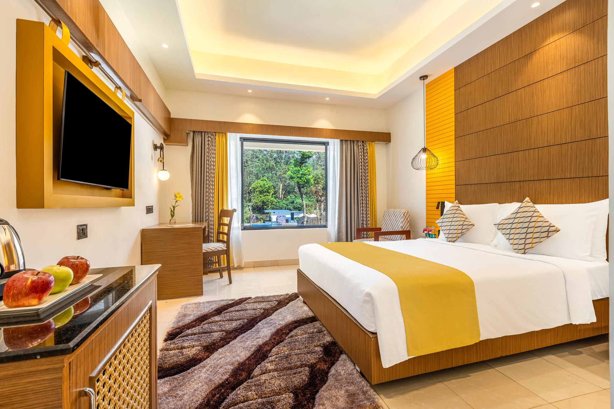 Room, Pool View