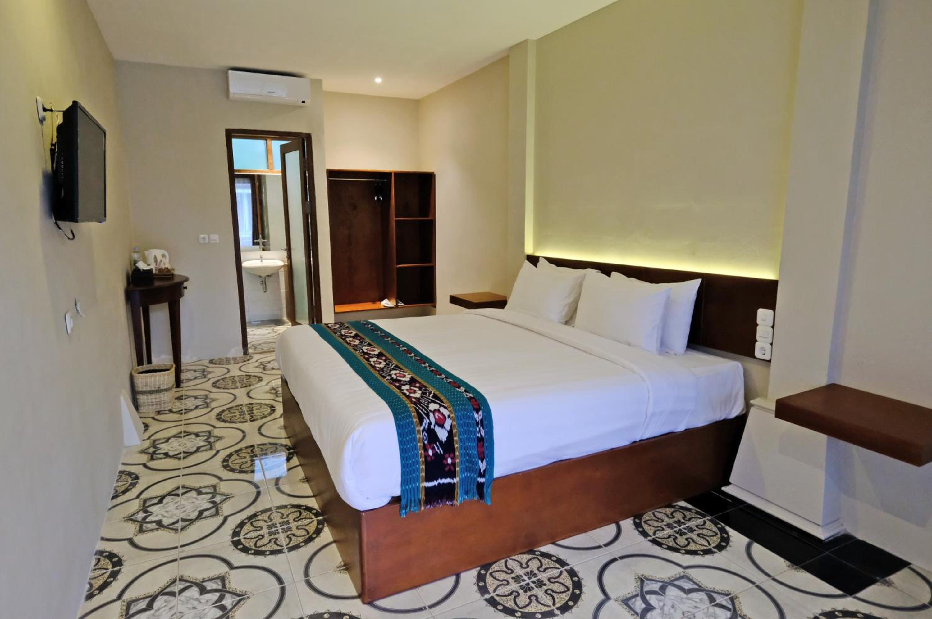 Room, Double Bed, Pool View