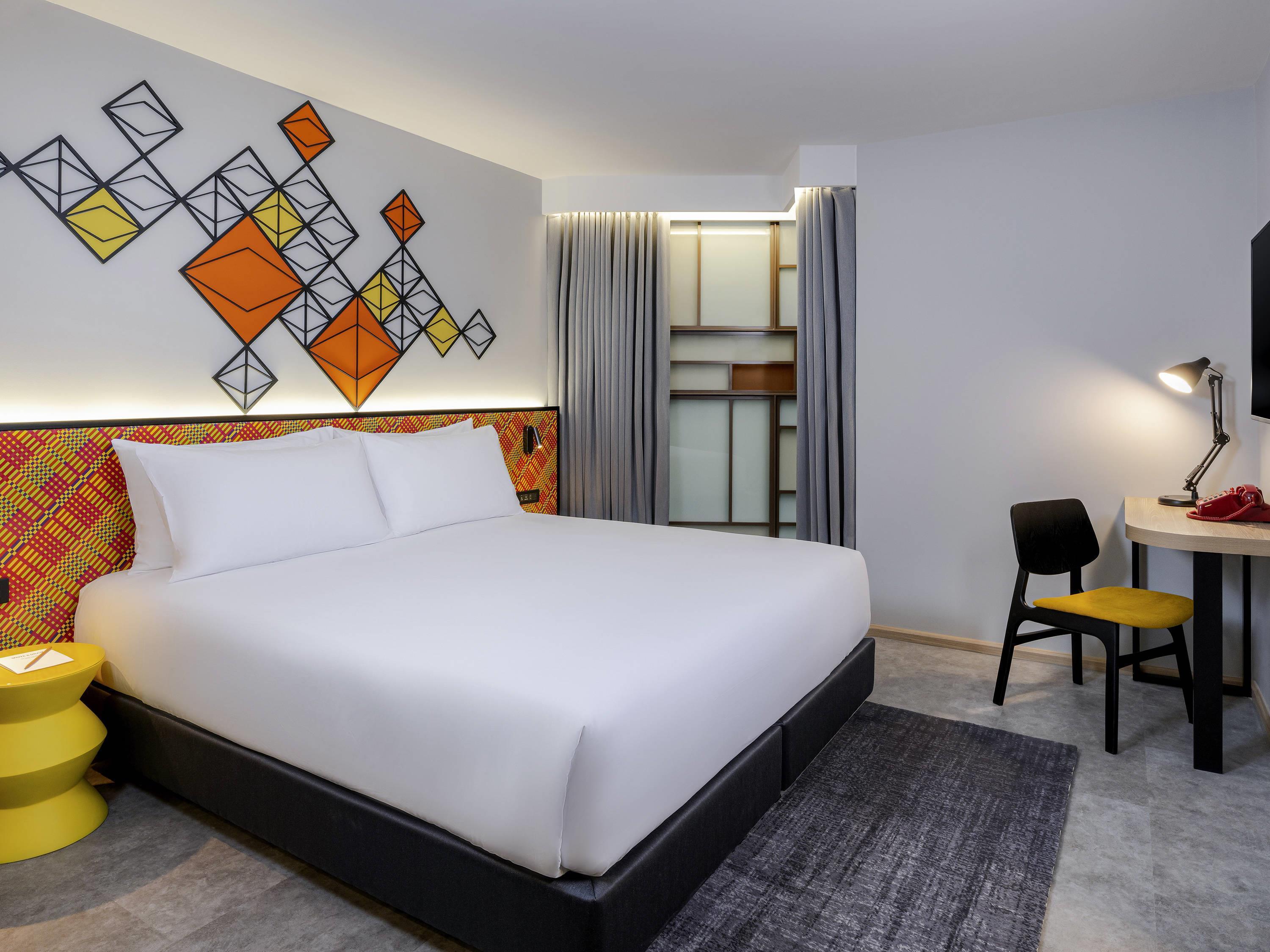 Premium, King Bed, Atrium View