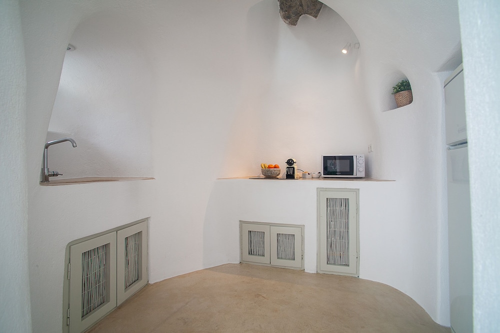 Radiant Santorini 34/45