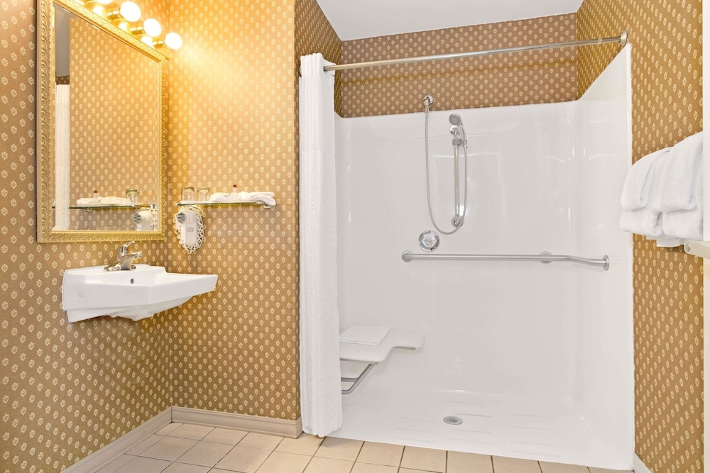 Hawthorn Extended Stay by Wyndham Cincinnati/Sharonville 10/24