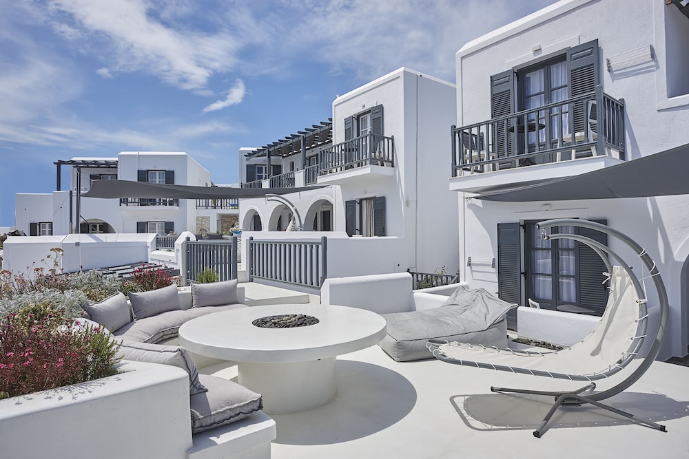 Parian Boutique Hotel 42/48