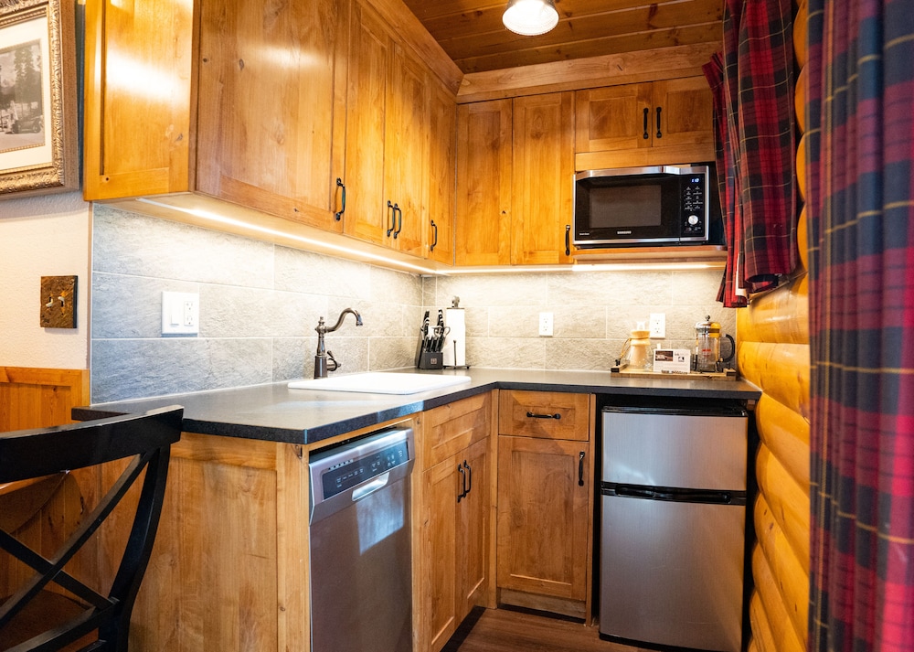 Baker Creek Mountain Resort 9/66