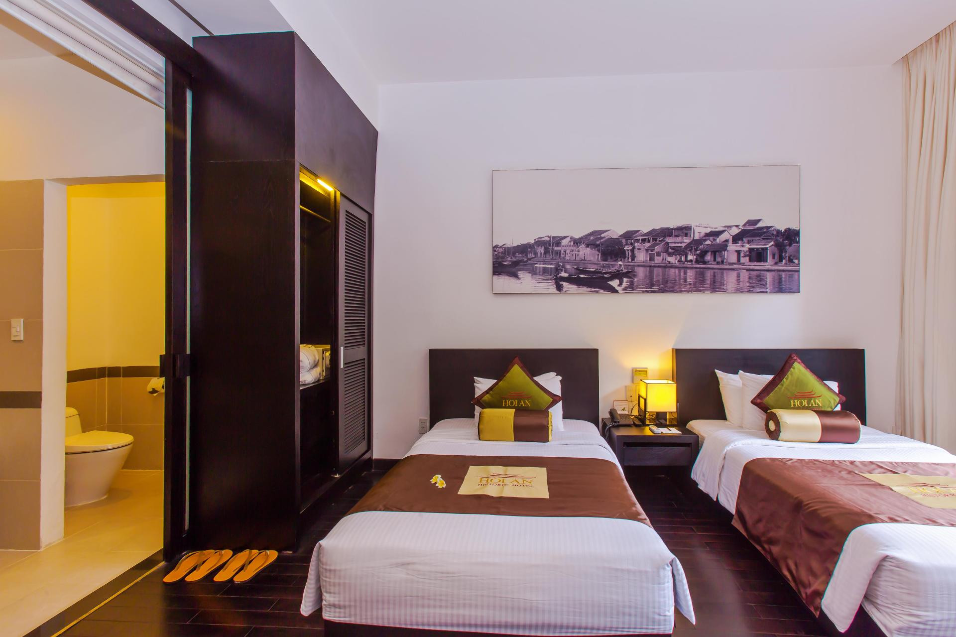 Premium, Double or Twin Bed
