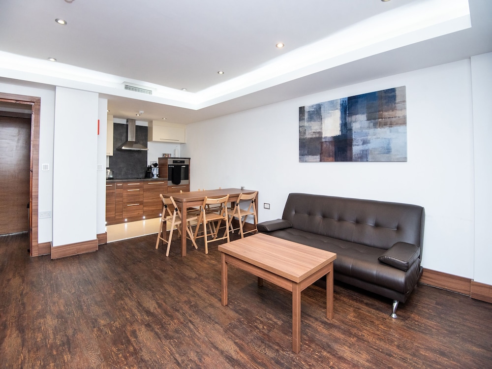 Livin Serviced Apartments 42/68