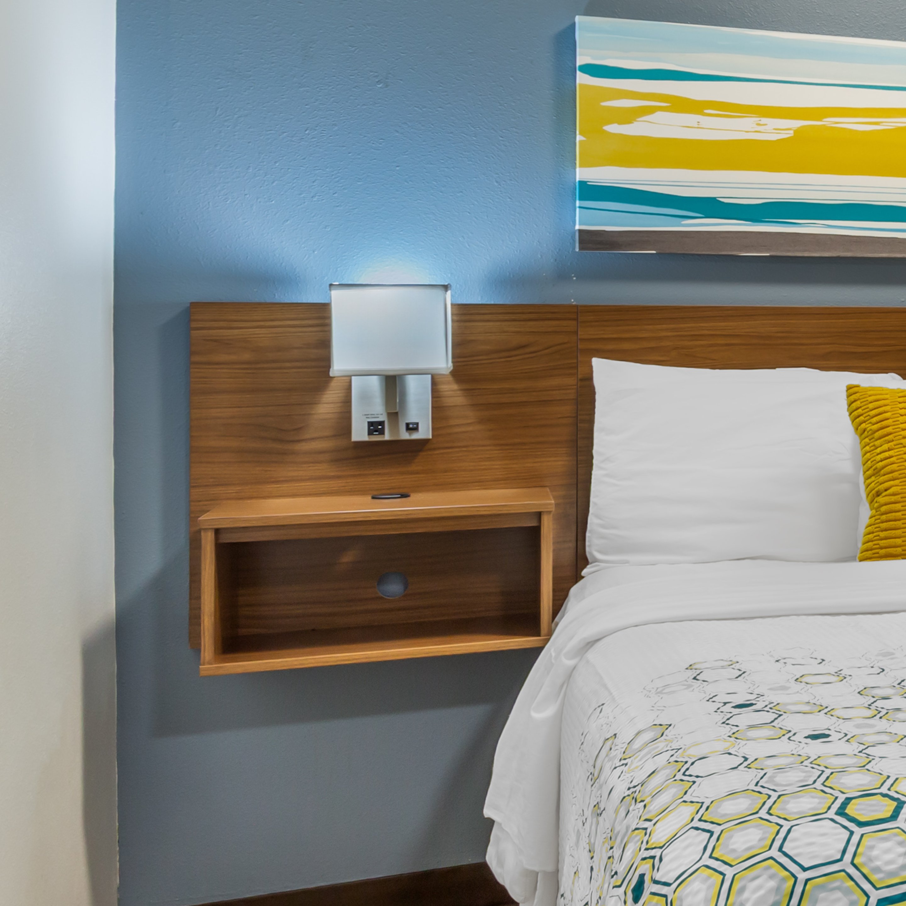 جناح بسرير كوين بغرفتين، HomeTowne Studios & Suites by Red Roof Greensboro 3/7