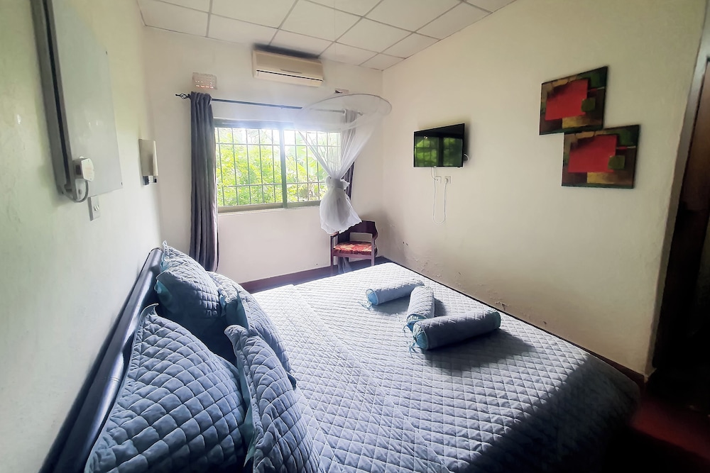 Acamms Lodge Roma 6/50