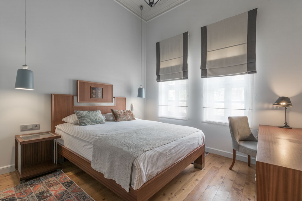 Delight Deluxe Boutique Hotel 24/79