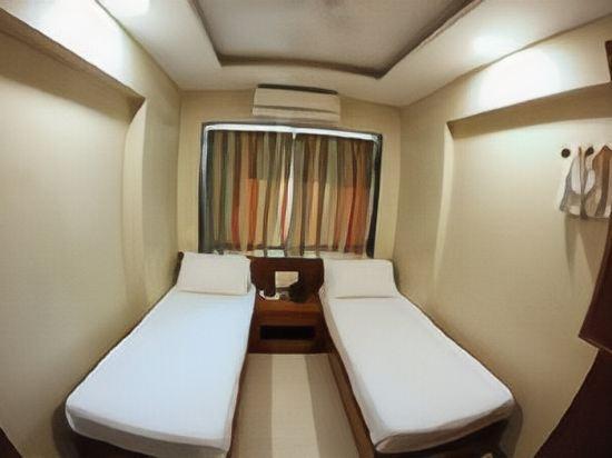 Hotel Bombay International 10/16