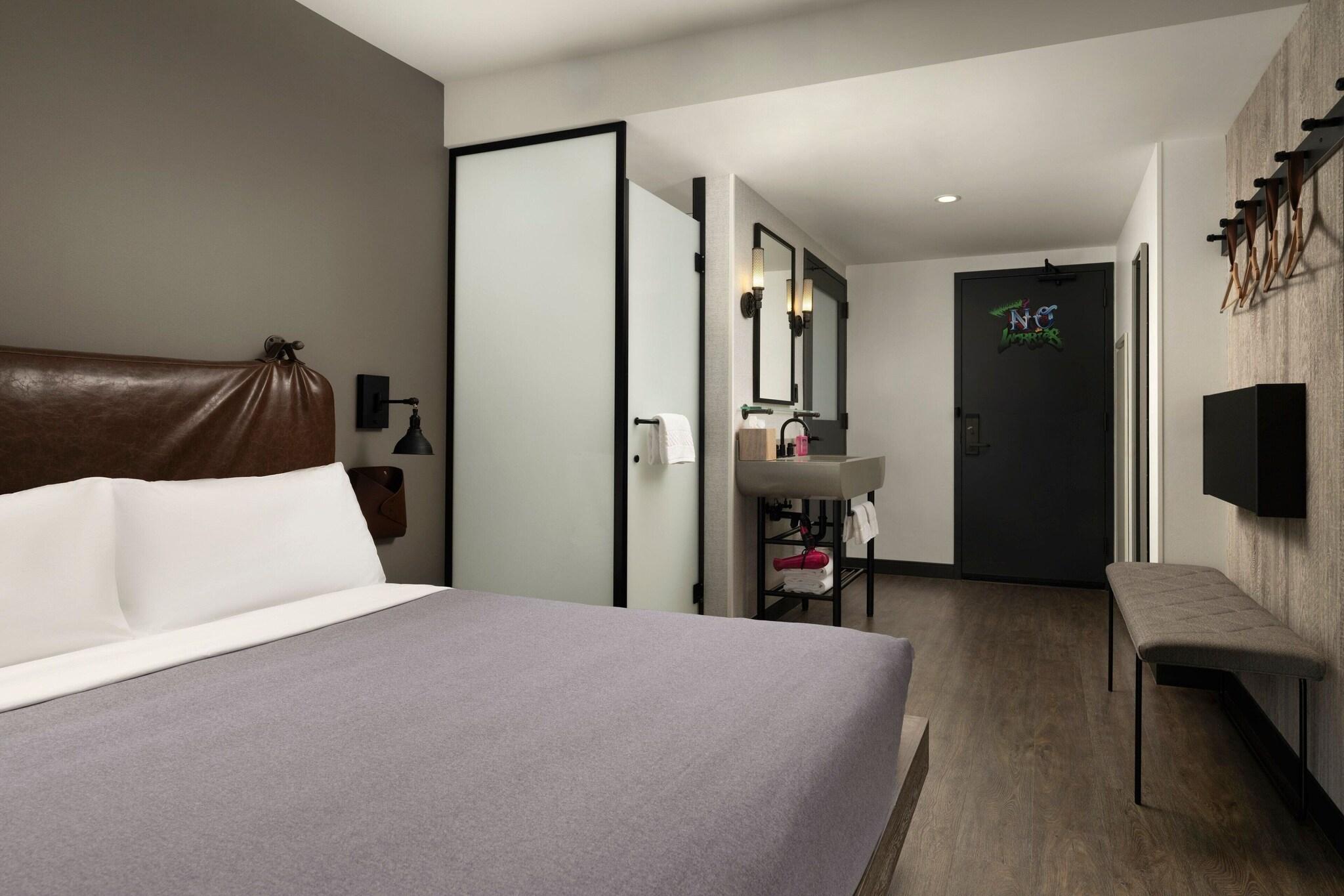 Room, Double Bed, City View