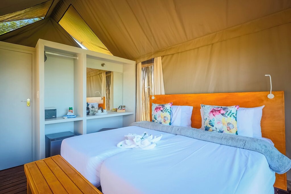 Ndhula Luxury Tented Lodge 9/48