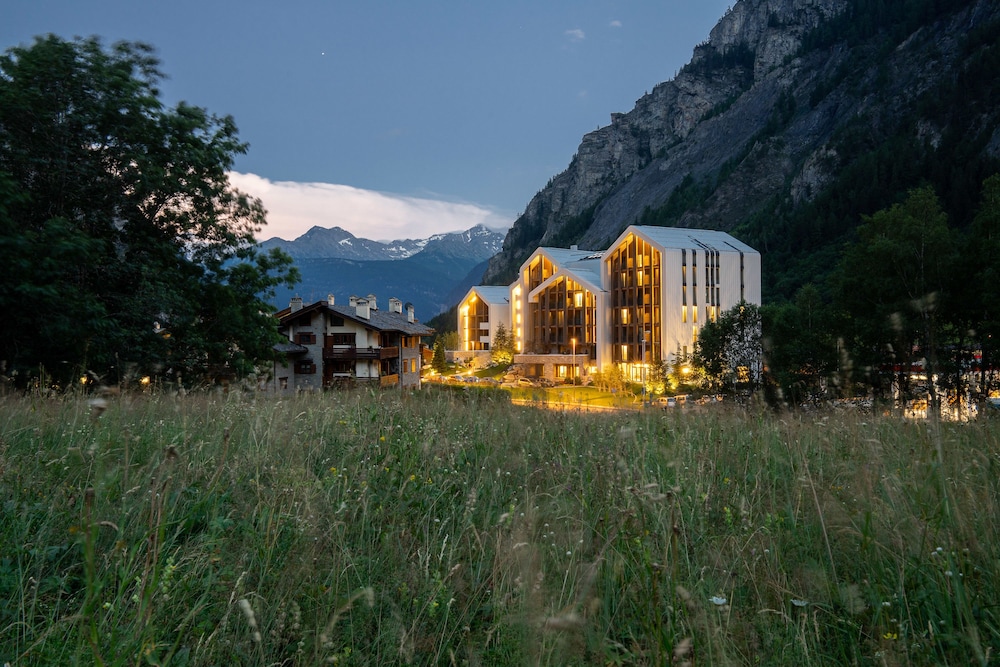 Th Courmayeur 3/57