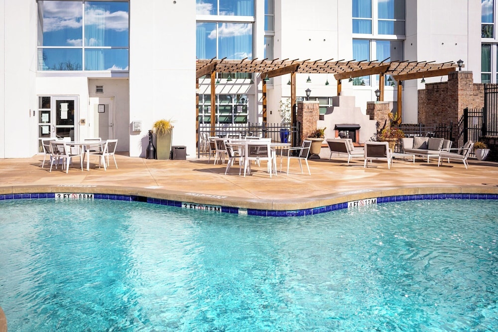 CROWNE PLAZA CHARLESTON AIRPORT CONV CTR 71/76