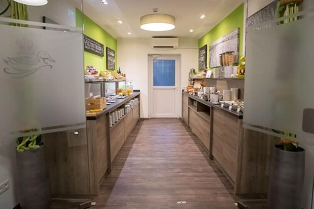 Bruhls Hotel Trapp 6/50