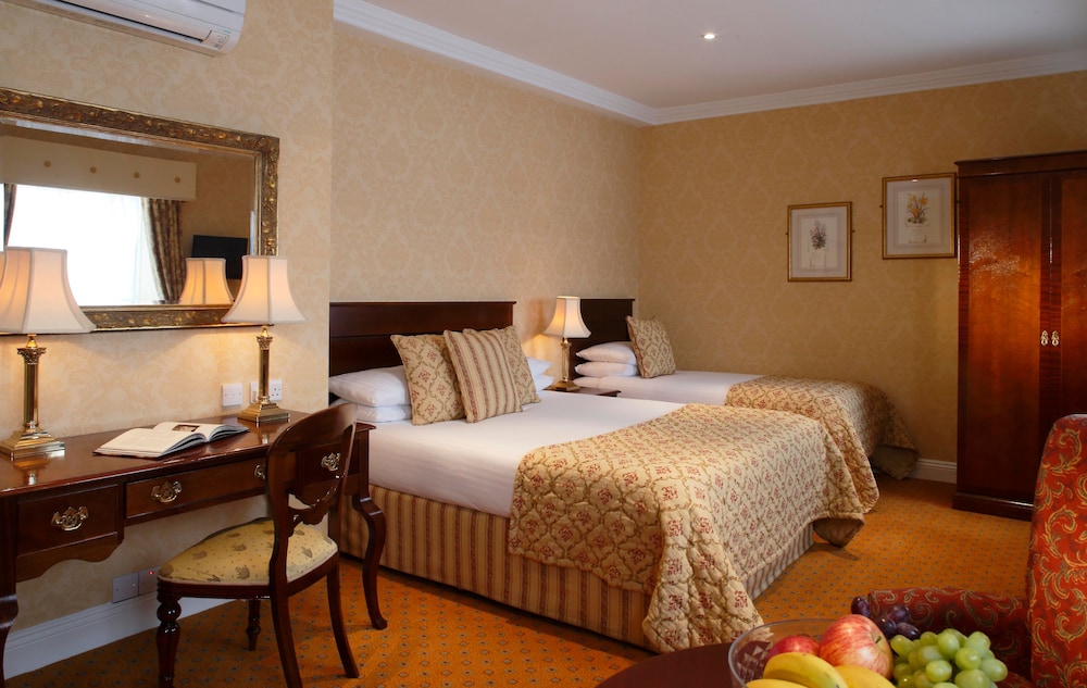 Granville Hotel Waterford 16/69